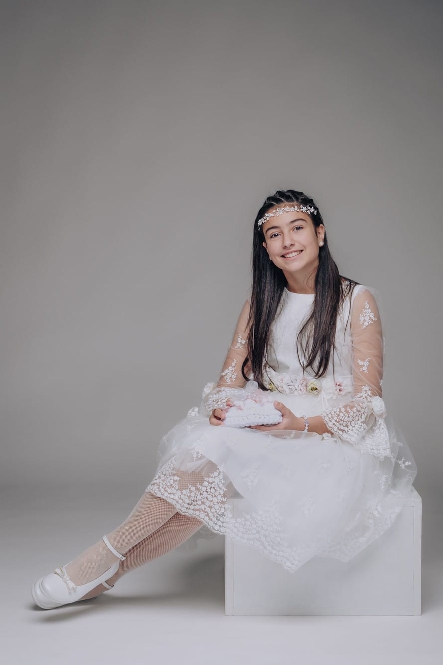 Fotoritratto di una ragazza per la cresima