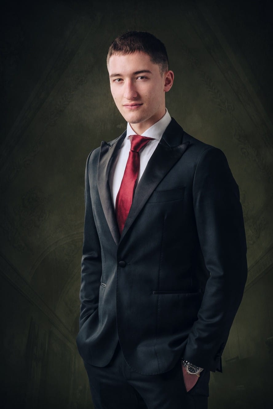 Fotoritratto di un ragazzo alla festa di laurea