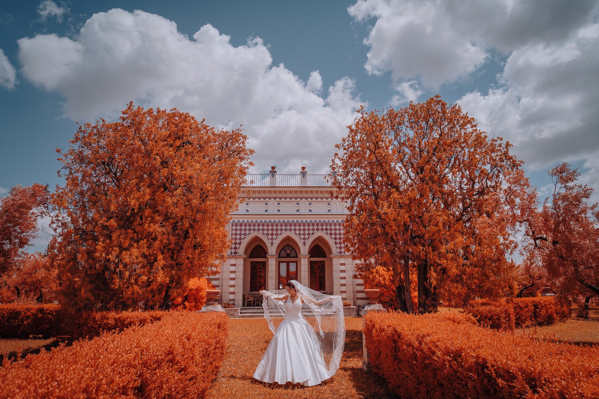 Fotografia infrarossi sposa Antiche Masserie di Lucera Foto con infrared cromatico di sposa presso Antiche Masserie di Lucera