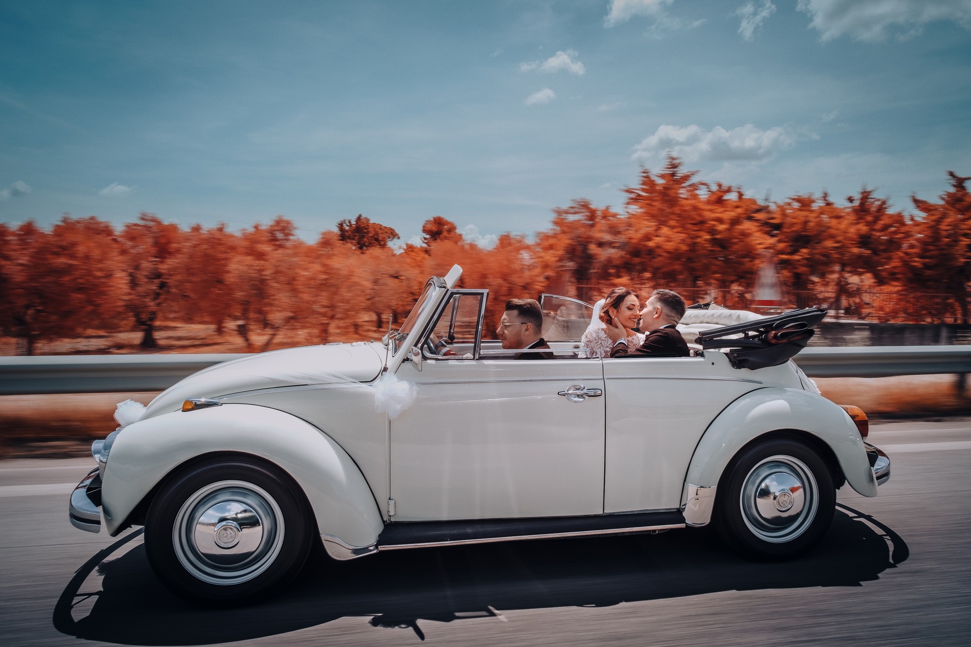 Fotografia infrarossi sposi in auto a Foggia Fotografia con tecnica infrarosso cromatico di sposi in auto a Foggia