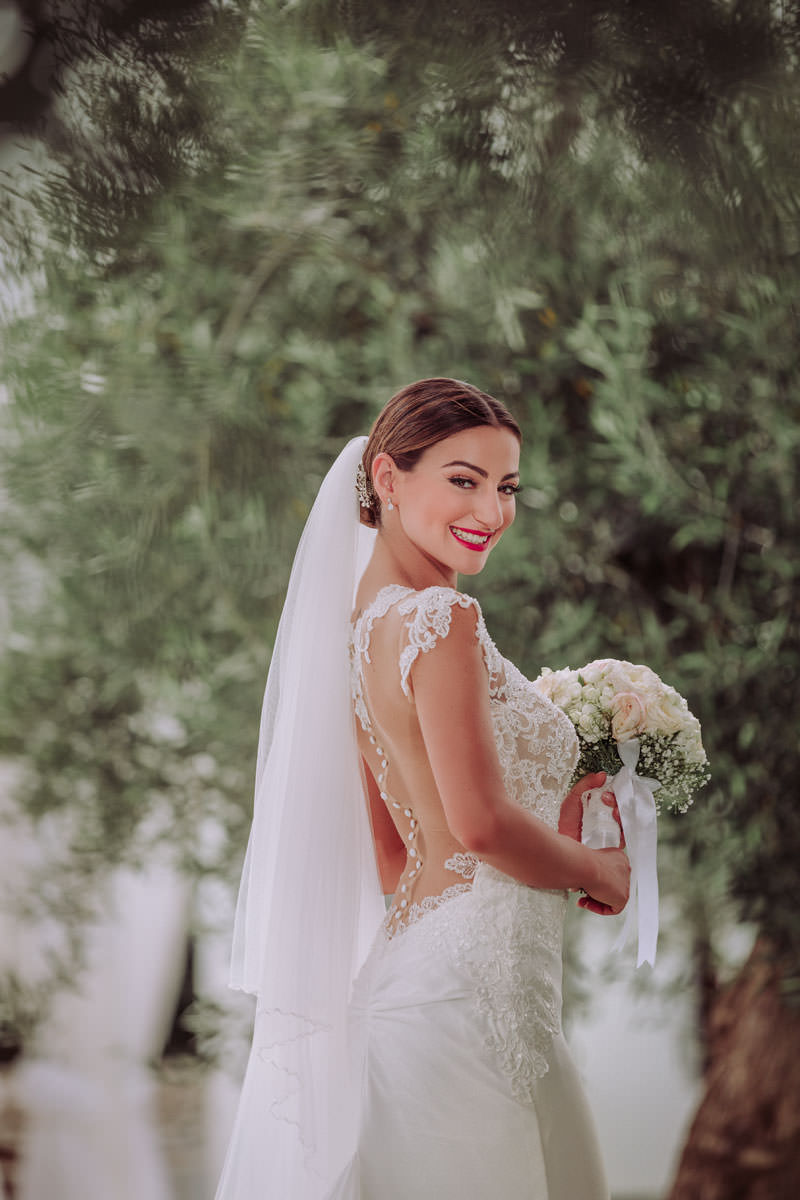 Sposi felici tra gli ulivi di Villa Carafa