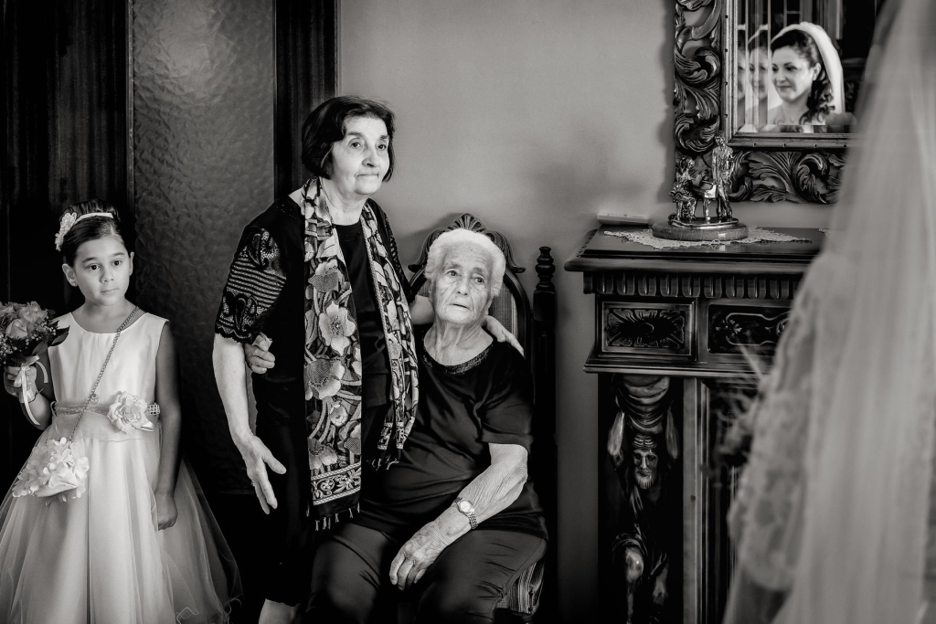 reportage di matrimonio le nonne e la sposa