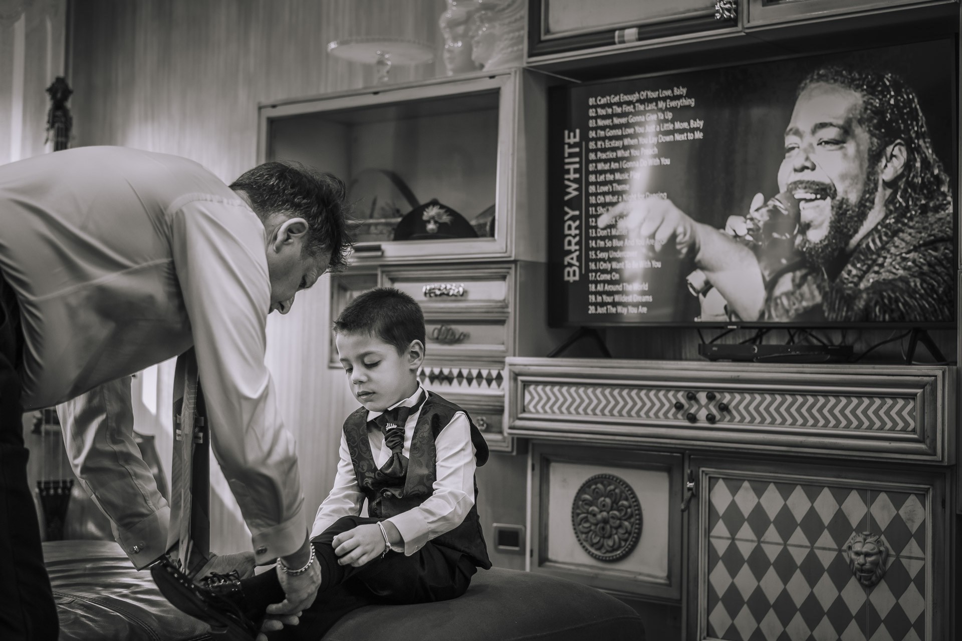 Sposo e figlio Sposo e figlio in preparazione per le nozze