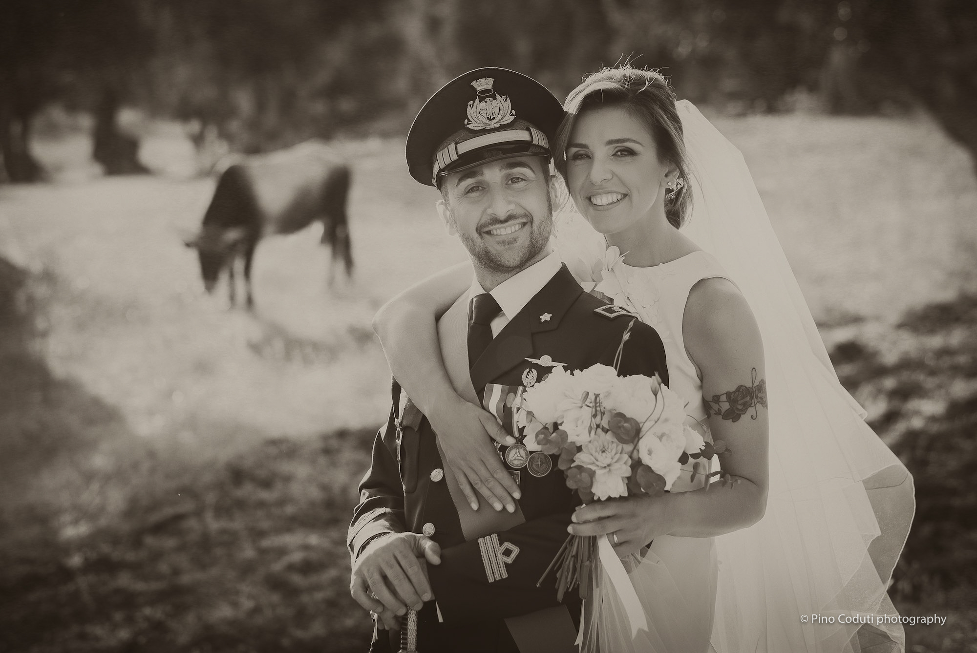 matrimonio con ulivi e paesaggio del Gargano