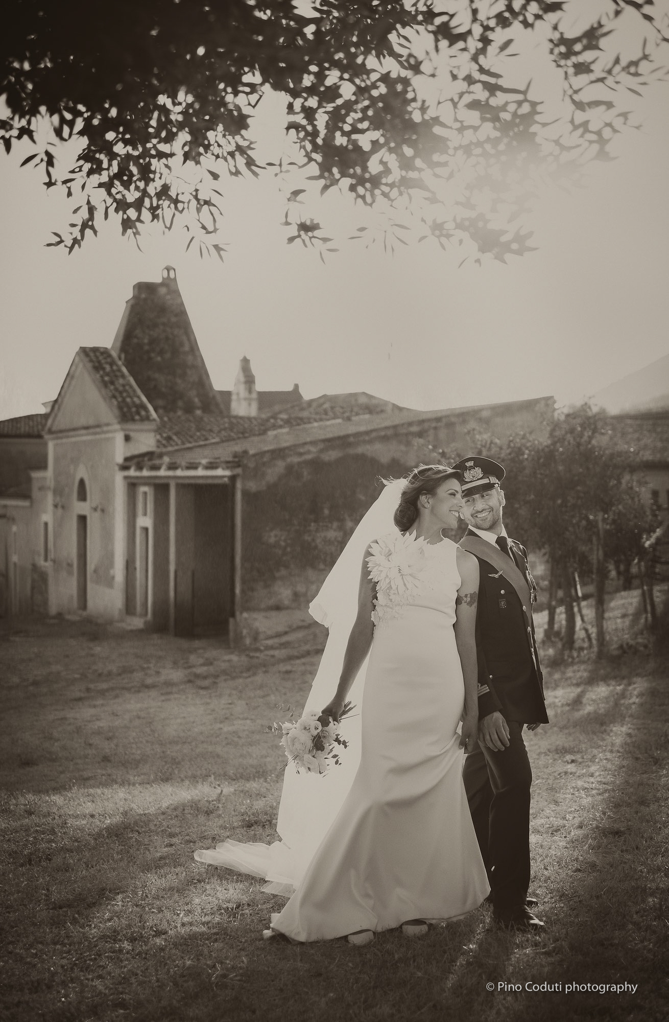 matrimonio con ulivi e paesaggio del Gargano