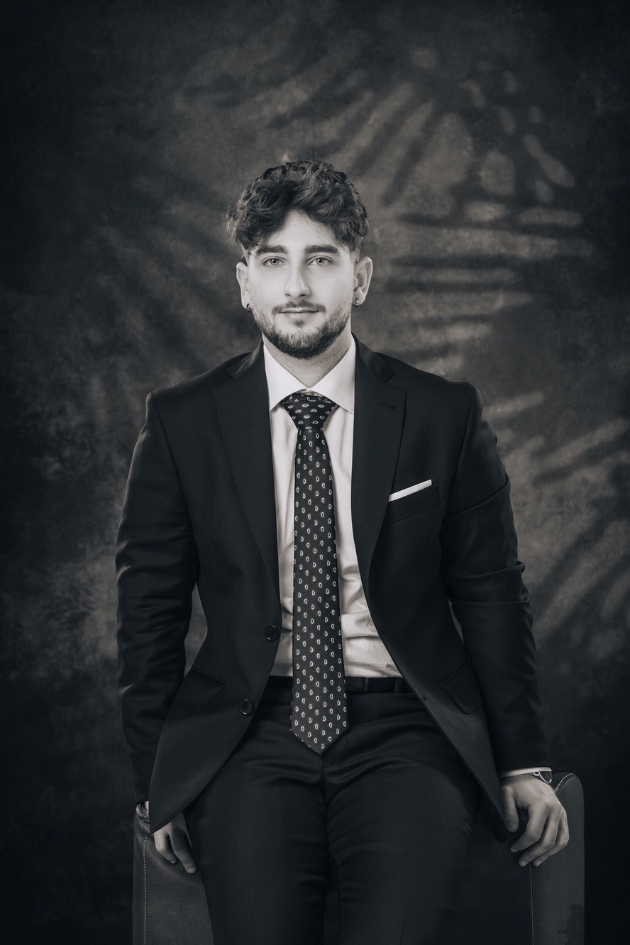 Fotoritratto professionale di un giovane manager, in bianco e nero