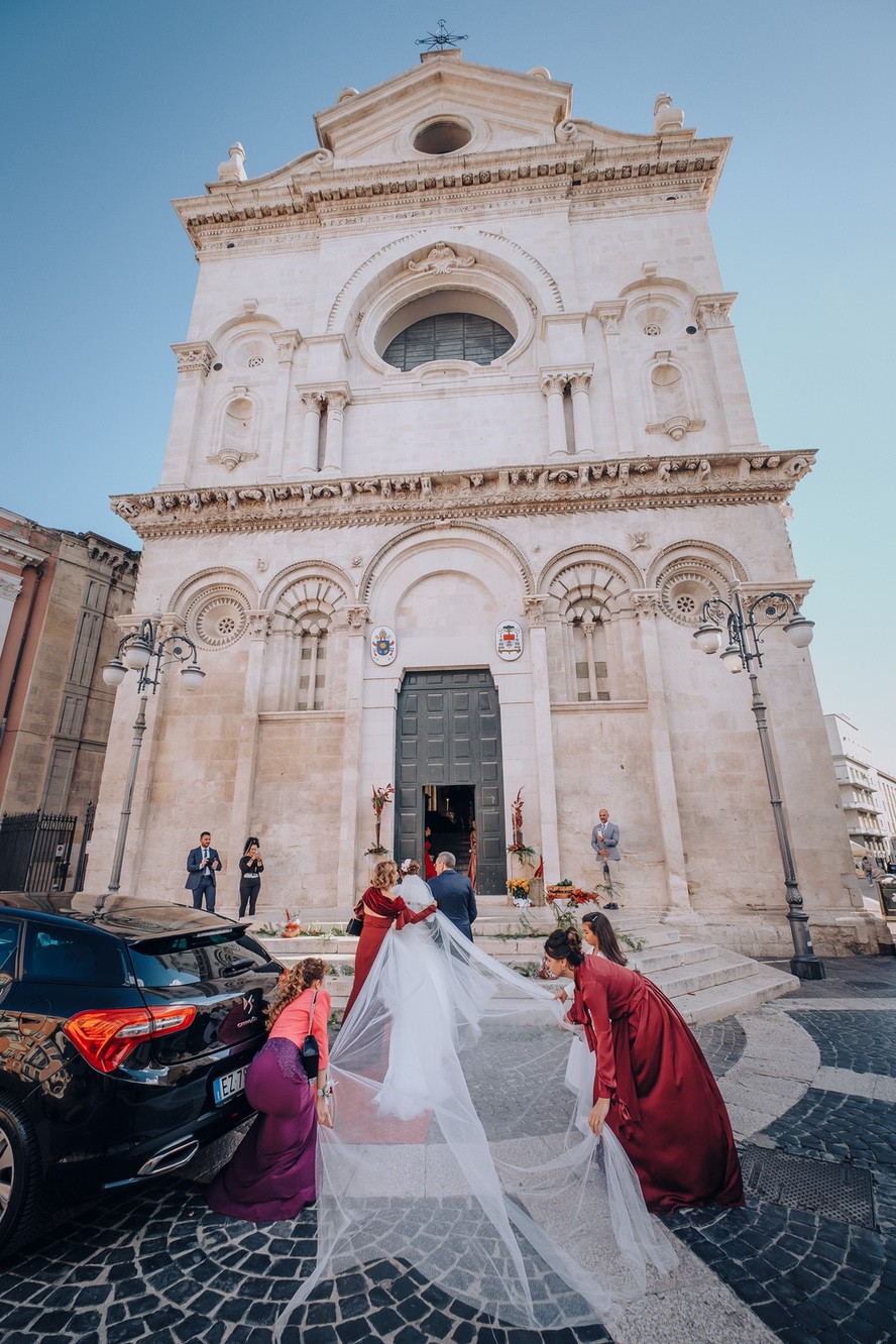 Basilica Cattedrale di Foggia Sposi di fronte alla chiesa della Beata Maria Vergine Assunta in Cielo