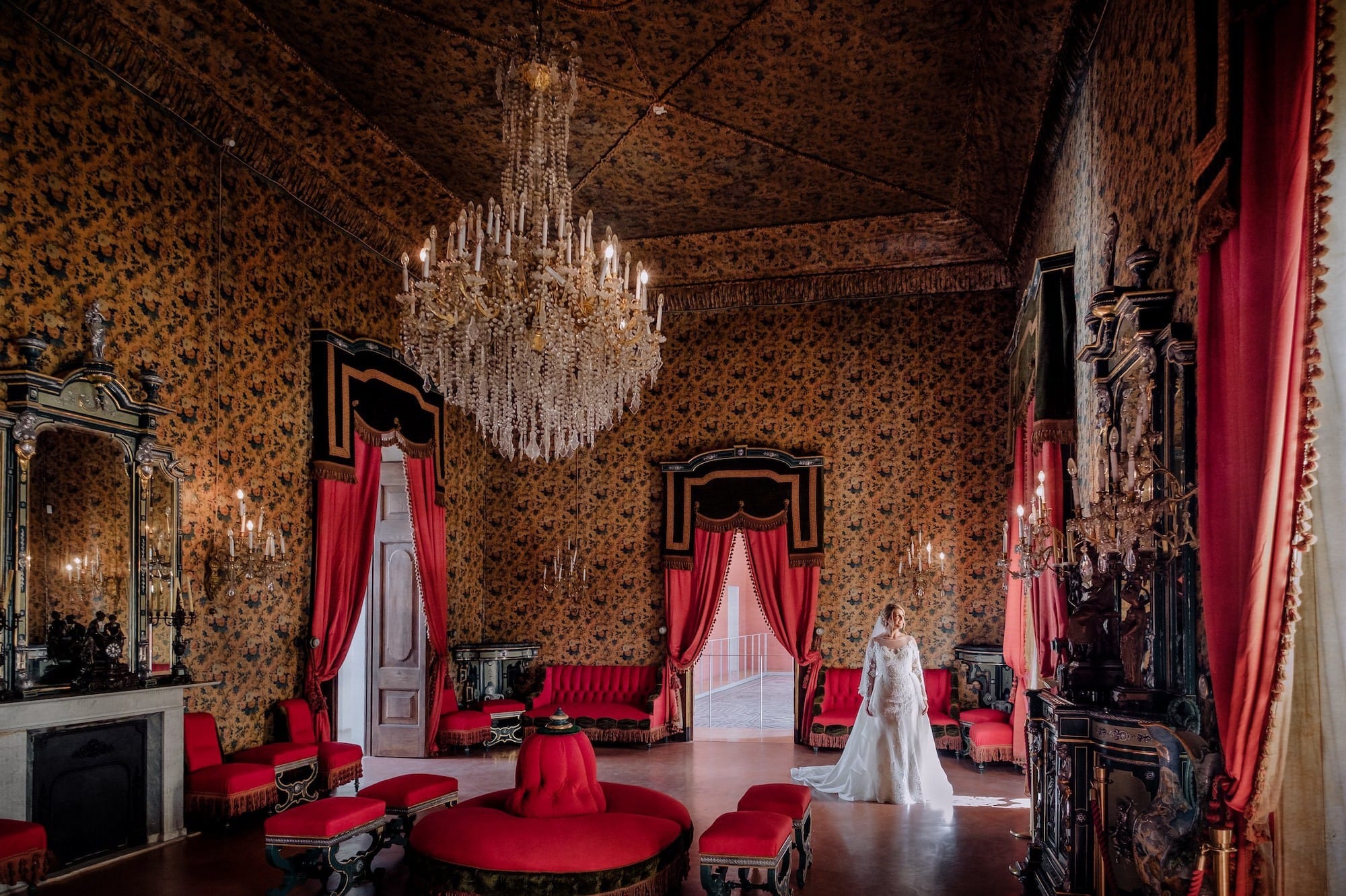 Ritratto sposi in una sala del Museo Civico Fiorelli a Lucera