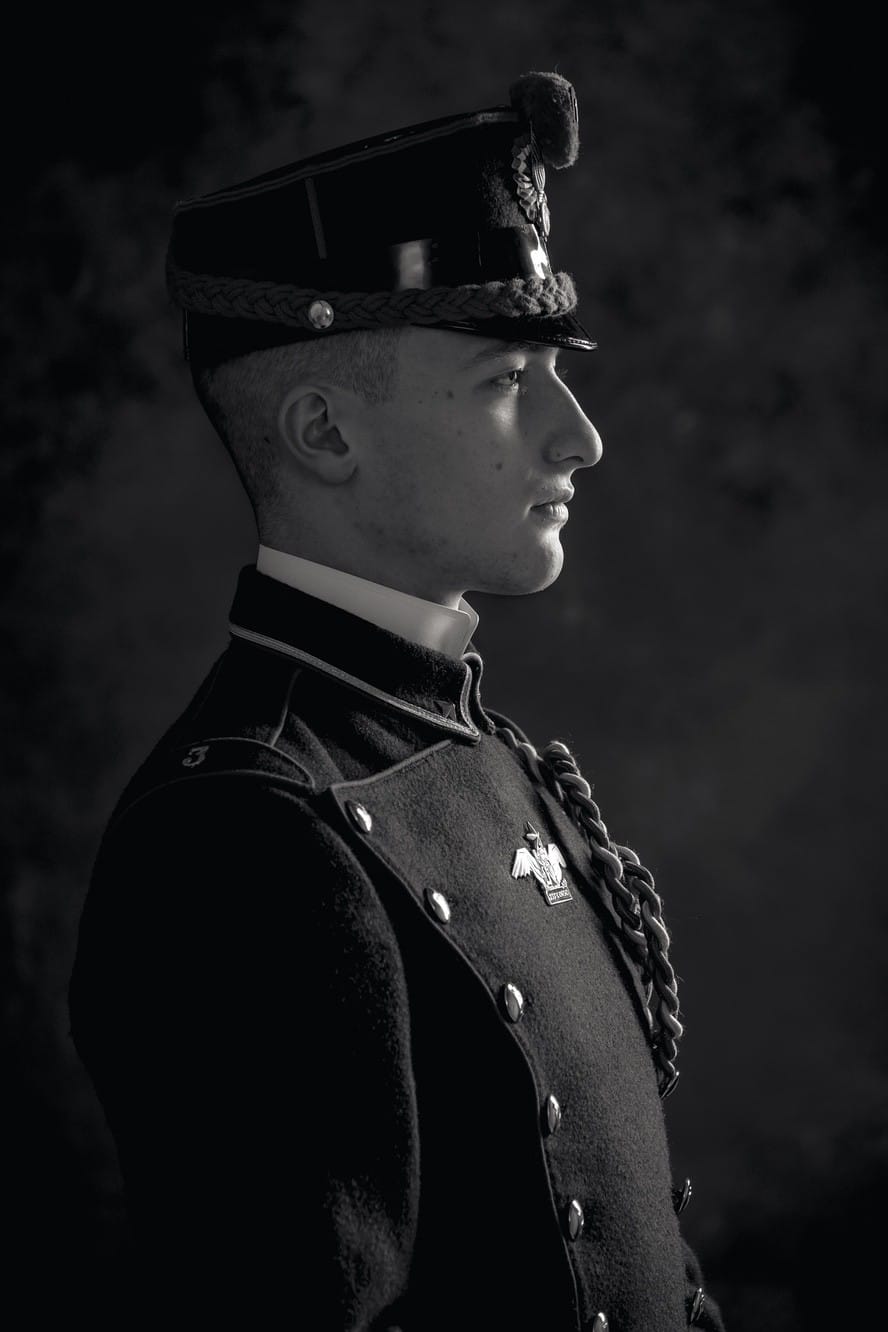 Foto di un cadetto in bianco e nero