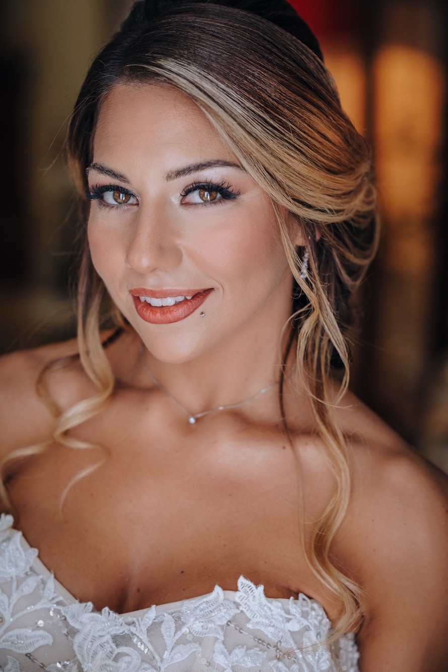 Primopiano di una sposa