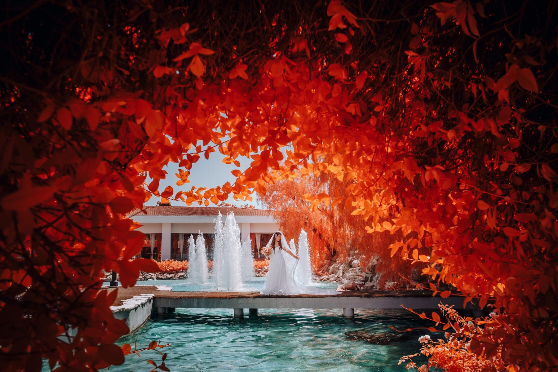Fotografia di matrimonio all’infrarosso presso i giardini di Villa Carafa con la speciale tecnica di Pino Coduti
