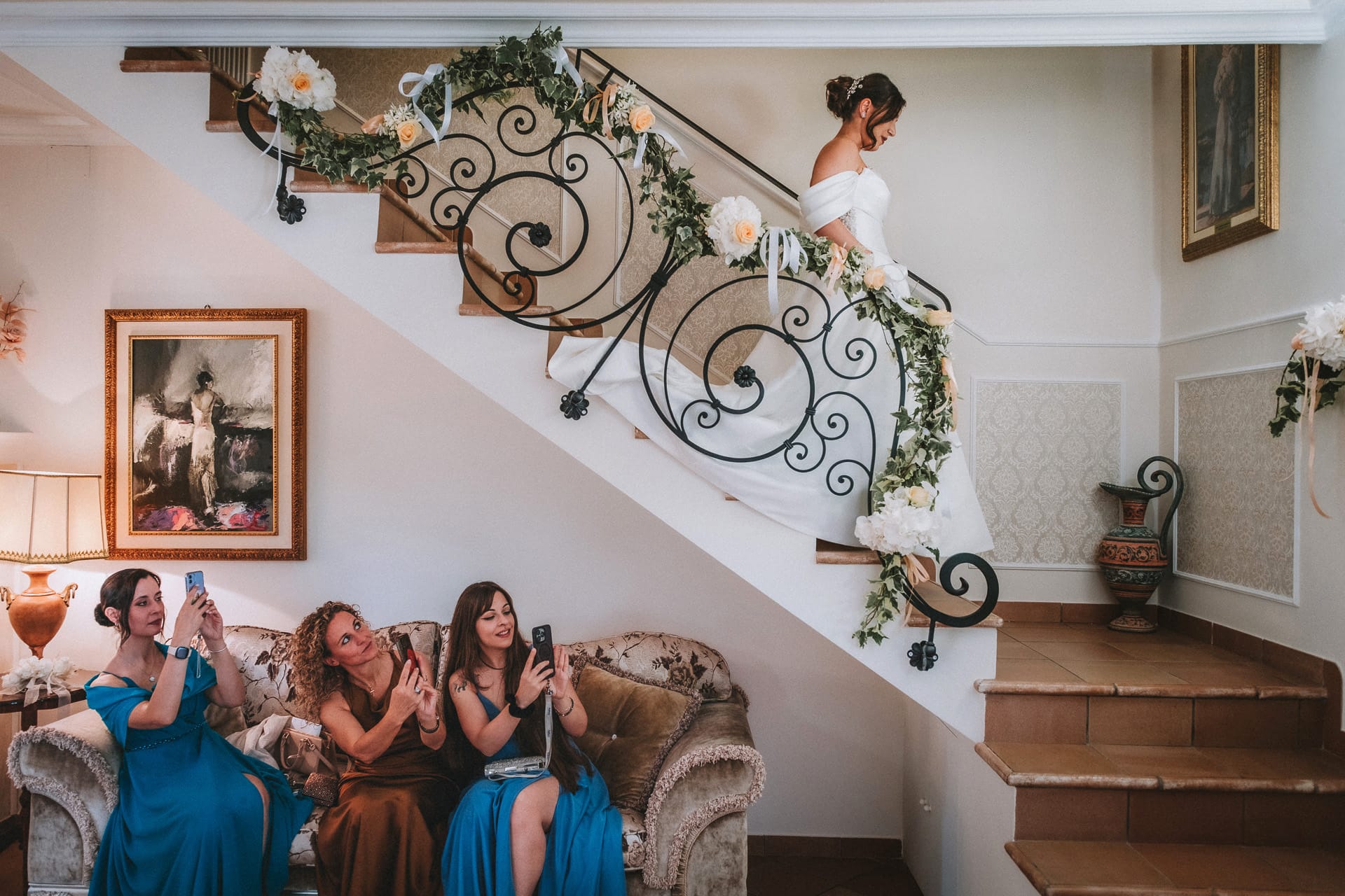 Momento spontaneo durante un matrimonio fotografato da Pino Coduti.